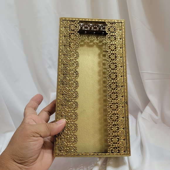 Tissue Box - Vintage filigree Brass Golden Tissue Box - Hollywood Regency - Picture 3 of 9